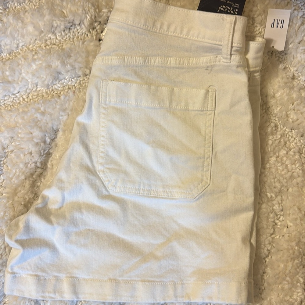 GAP High Rise Shorts - Picture 3 of 5